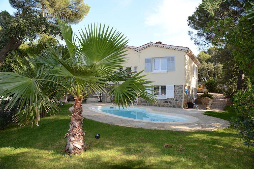 Appartement Dans Villa St Raphael Saint-Raphaël Δωμάτιο φωτογραφία