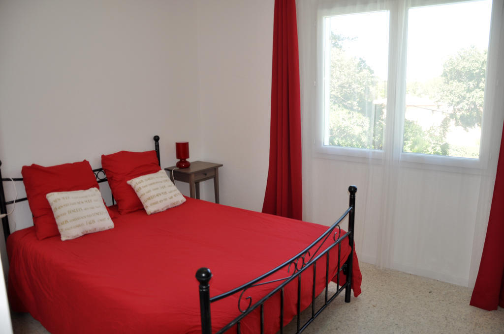 Appartement Dans Villa St Raphael Saint-Raphaël Δωμάτιο φωτογραφία